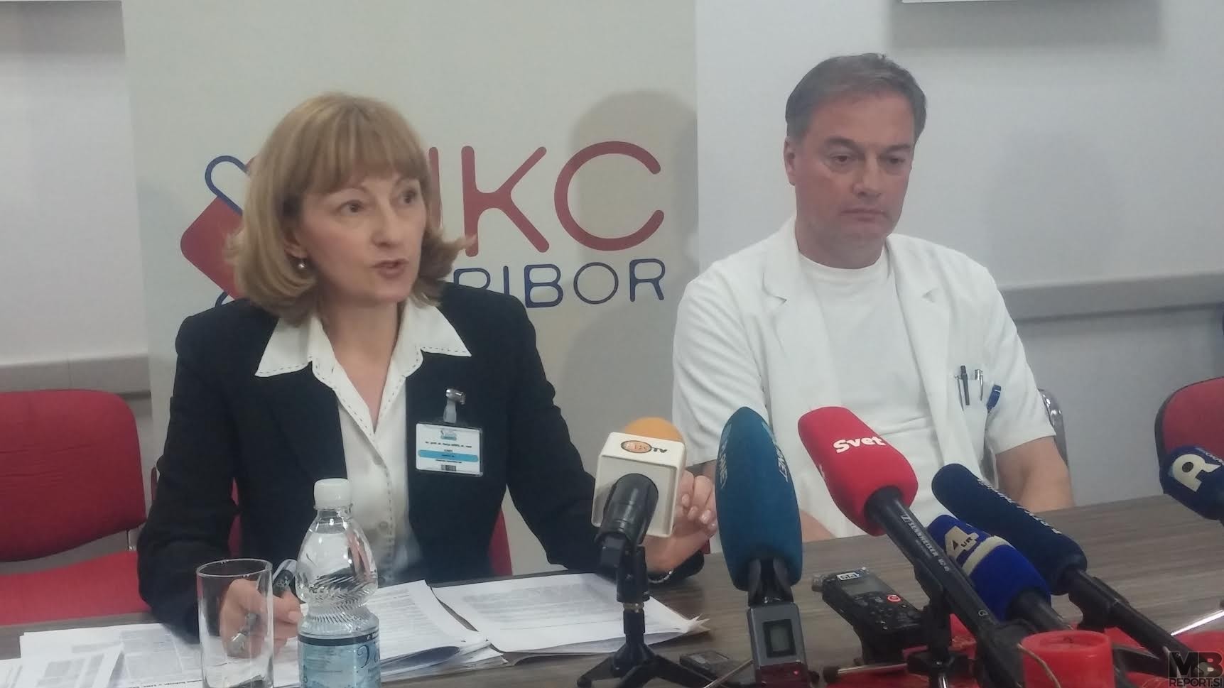 Darja Arko, strokovna direktorica UKC Maribor in Dejan Bratuša, predstojnik oddelka za urologijo.